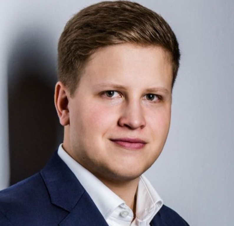 Portrait of Dr. Adrian Maciejewski